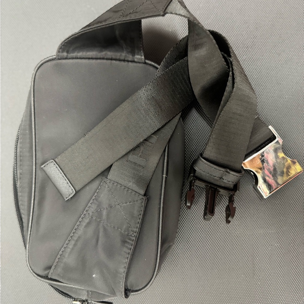 Black belt bag